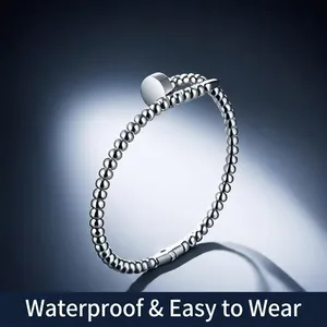 Bracciale a chiodo moderno in acciaio inossidabile argento con finitura lucida minimal