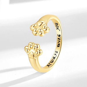 Bague ouverte dorée avec empreinte de patte et gravure 'Always with you'