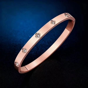 Stainless Steel Bangle For Women Four-Leaf Clover Flower Cubic Zirconia Hinge Bracelet 18K Gold Plated Elegant Jewelry