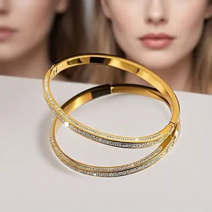 Titanstahl Armreif Armband Für Damen Mit Gepflasterten Strasssteinen Wasserdicht Scharnier Oval Minimalistisch Elegant Schmuck