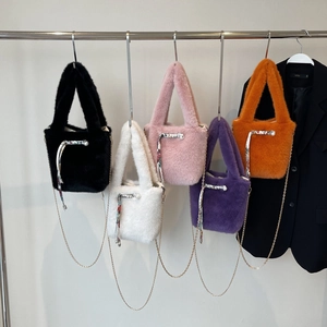 Borsa A Secchiello In Peluche Pelliccia Sintetica Donna Catena Metallica Borsa A Tracolla Foulard Perla Artificial Autunno Inverno