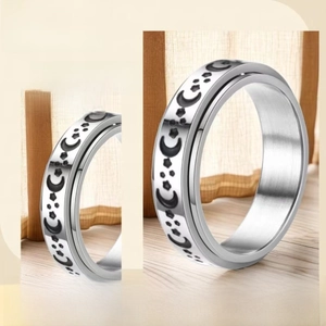 Rotating stainless steel moon and star ring with vacuum plating and smooth finish