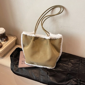 Women Large Capacity Tote Bag Suede PU Leather With Plush Fleece Trim Winter Shoulder Underarm Bag Minimalist Commuter