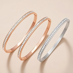 Bracelet Jonc Minimaliste en Acier Inoxydable avec Strass pour Femmes Plaqué Or Rose Argent Géométrique Pierre Carrée Incrustée Bracelet à Charnière Bijoux Cadeau