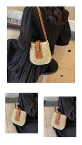 Détail du sac bandoulière en paille avec rabat en cuir marron et boucle magnétique dorée
