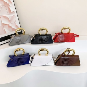 Sacs à main de créateur en cuir croco avec poignée dorée artistique en six coloris