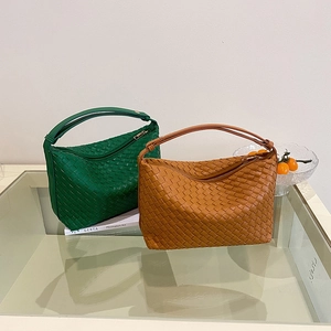 Premium woven hobo shoulder bags in retro green and caramel brown for women