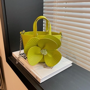 Elegant Three Dimensional Flower Handbag Women PU Leather Metallic Floral Bucket Bag Metal Chain Strap Fashionable Evening Purse