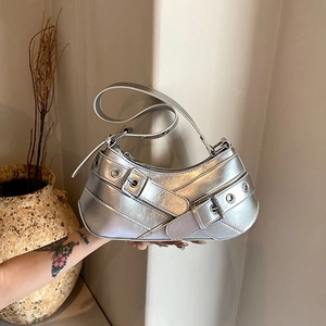 Sac Sous Le Bras Moto Y2K Pour Femmes Cuir PU Boucle De Ceinture Rivet Croissant Sac À Épaule Style Rue Vintage