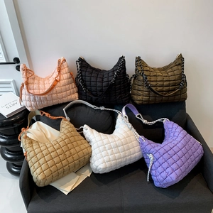 Sacs cabas matelassés en six couleurs avec poignées en corde tressée pour les loisirs