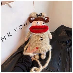 Détails du sac à téléphone au crochet avec lèvres amusantes et perles de nacre