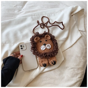 Mini sac bandoulière lion au crochet fait main avec crinière 3D et fine bandoulière