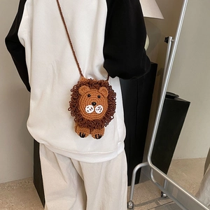 Sac à bandoulière lion en tricot fait main avec détails mignons pour les filles