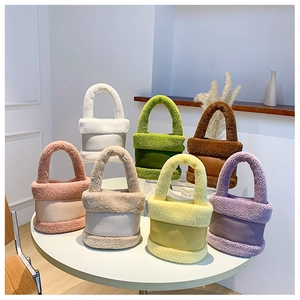 Collection de sacs seaux en laine d'agneau pelucheuse en sept couleurs d'automne