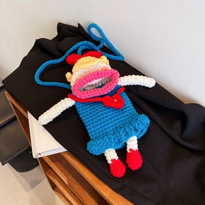 Sac à bandoulière en crochet fait main avec grandes lèvres et textures colorées