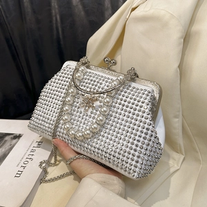 Pochette blanche étincelante en strass avec double poignée en perles et chaîne argent
