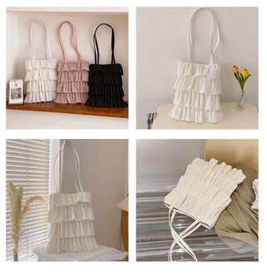 Détail du sac cabas à volants multicouches disponible en blanc, rose et noir