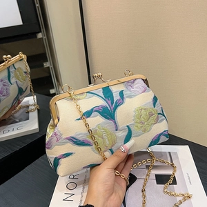 Retro Chinese Style Floral Jacquard Kiss Lock Crossbody Bag Vintage Embroidery Evening Clutch Metal Chain For Women