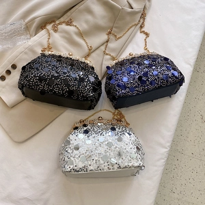 Pochette de soirée à paillettes avec fermoir en cristal et chaîne en noir bleu argent