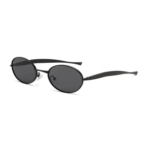 Occhiali da sole ovali 2025 in metallo nero con lenti scure per un look moda da sfilata