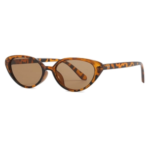 Lunettes de soleil œil de chat vintage avec monture léopard et verres bruns