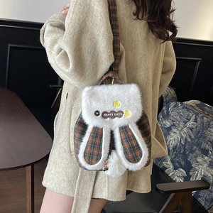 Sac à dos en peluche oreilles de lapin avec motif à carreaux brun et pompon moelleux