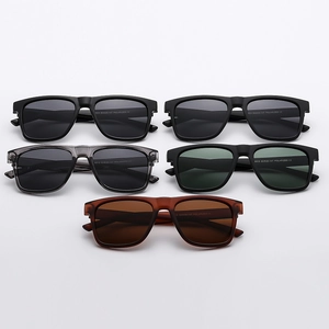 Vue détaillée de lunettes de soleil de sport polarisantes en cinq couleurs de monture