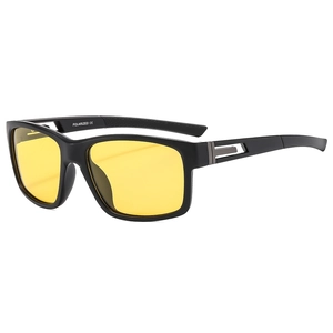 Lunettes de sport polarisées avec monture noire mate et verres jaunes pour cyclisme et pêche