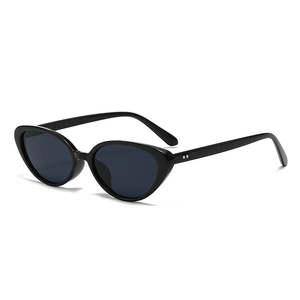 Occhiali da sole retrò cat-eye con montatura nera lucida e lenti scure per unisex