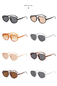 Grille détaillée montrant huit couleurs au choix pour ces lunettes de soleil style aviateur