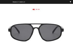 Vue de face des lunettes aviateur noires classiques avec double pont et verres gris