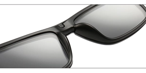 Detail of matte black TR90 magnetic bridge with dark grey polarized clip-on lenses