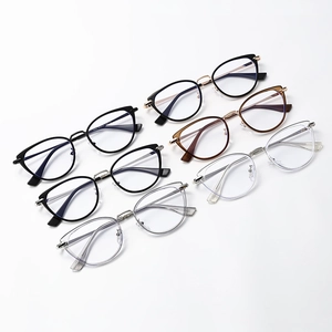 Lunettes anti-lumière bleue œil de chat en noir, écaille et montures transparentes