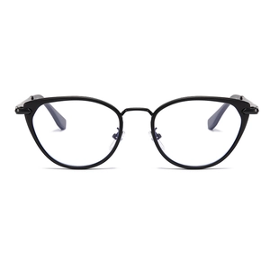 Monture de lunettes œil de chat noire classique avec verres anti-lumière bleue et branches fines