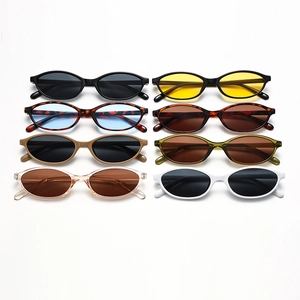 Collezione di occhiali da sole ovali minimalisti in otto colori inclusi toni leopardati