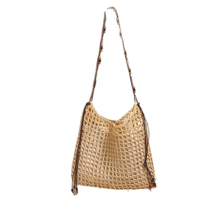 Sac de plage carré tissé ajouré avec bandoulière en perles de bois style bohème