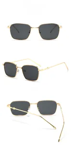 Vue sous trois angles de lunettes de soleil carrées dorées avec verres gris face et dos