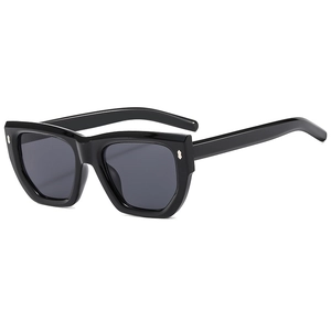 Retro Square Sunglasses Oversized UV400 Protection Plastic Frame Metal Rivets Geometric Stylish Eyewear Men Women