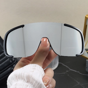 Cycling sunglasses with silver mirrored lenses and black frame for outdoor sports