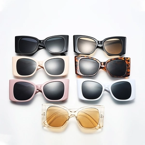 Collection de lunettes de soleil carrées œil-de-chat surdimensionnées en plusieurs coloris