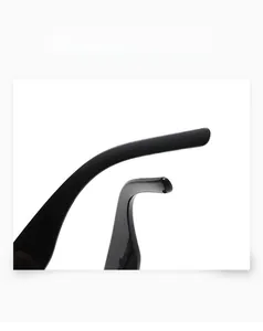 Detail of wide black anti-slip temple tips with smooth curved ends on fashion sunglasses