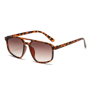Occhiali da sole aviator oversize con montatura tartarugata e lenti marroni sfumate