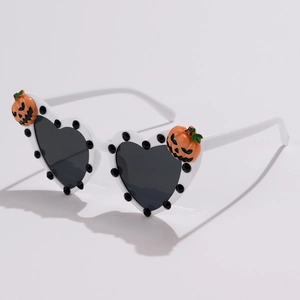 Occhiali da sole cuore Halloween con montatura bianca e decorazioni di zucca sugli angoli