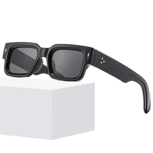 Square Sunglasses Vintage Thick Frame Rectangular Eyewear UV400 Protection Retro Fashion Neutral Designer Style
