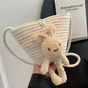 Sac seau tissé à la main avec vagues colorées, fermoir perle et breloque lapin mignonne