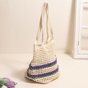 Sac cabas au crochet de style bohème avec motifs tulipes et maille en coton crème