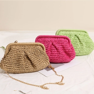 Women Woven Straw Handbag Pleated Paper Cloud Clutch Bag With Metal Chain Strap Summer Vacation Beach Crossbody Bag