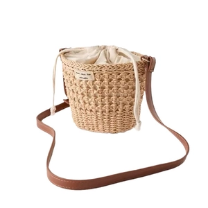 Sac seau en paille tressée avec doublure en toile et cordon pour vacances à la plage