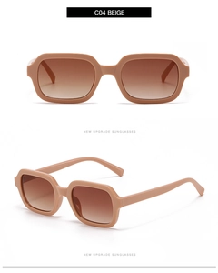 Détail de lunettes de soleil carrées beige avec verres dégradés marron code C04