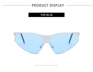 Détail des verres bleu clair avec monture en argent et pont de nez en croissant de lune